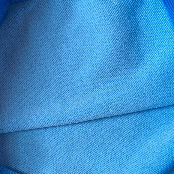 Gymshark Vibrant Blue Crop Top - Picture 9 of 15